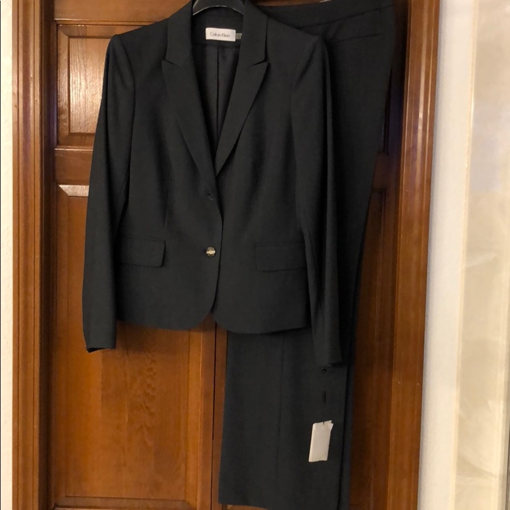 Calvin Klein 2 piece suit
